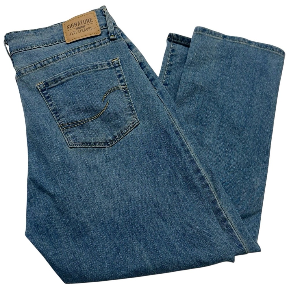 Levi's Signature Mid Rise Capri Jeans Women 8 Blue Stretch Denim Slim Fit